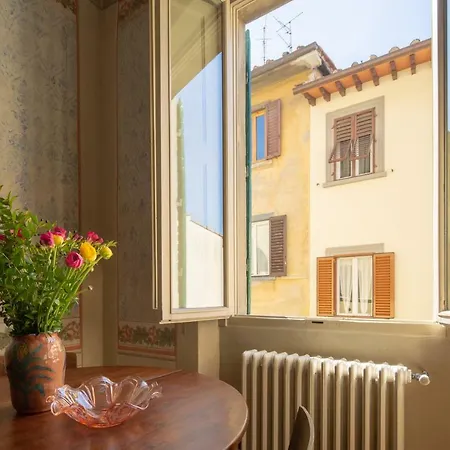 Romantic Laura * Florence